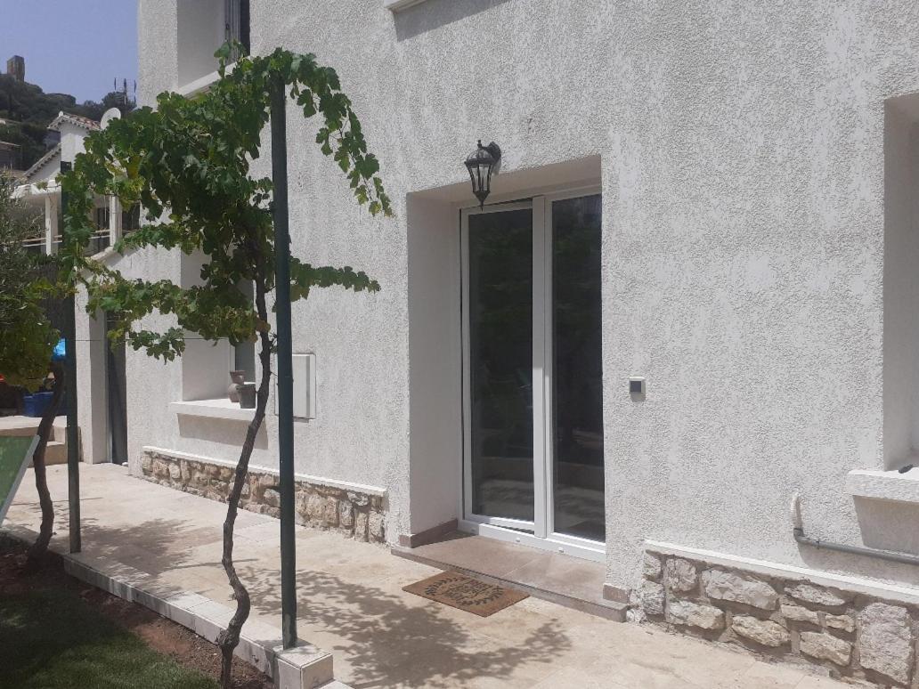 Almanarre Lägenhet Hyères Exteriör bild